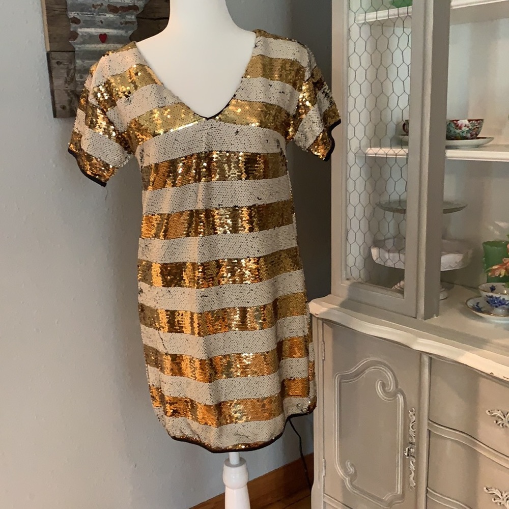 NWT Essue Sequence Party Dress